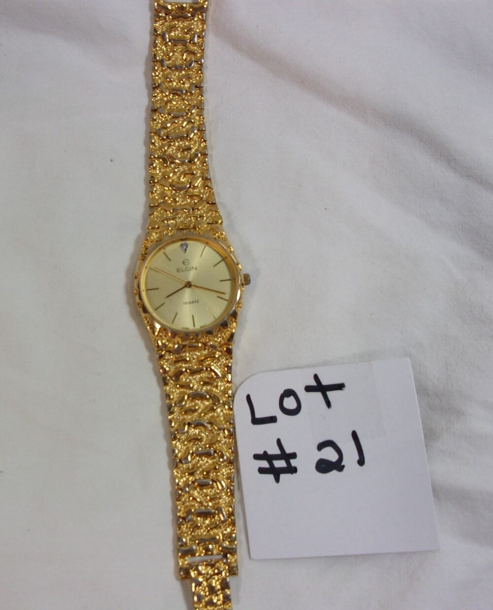 VINTAGE ELGIN FND 01 012 QUARTZ WATCH-RUNS